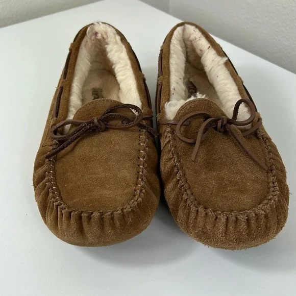 UGG Slippers Suede Leather Dakota Water-Resistant Chestnut Brown Size 6 - Picture 2 of 15